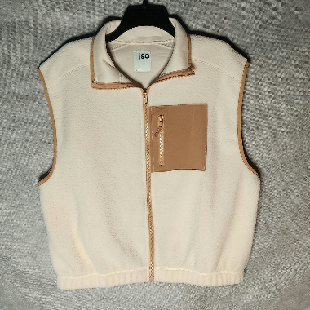 Juniors SO Sherpa Vest Zipper Closure